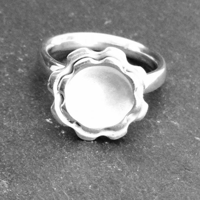 Fiore large double flower ring